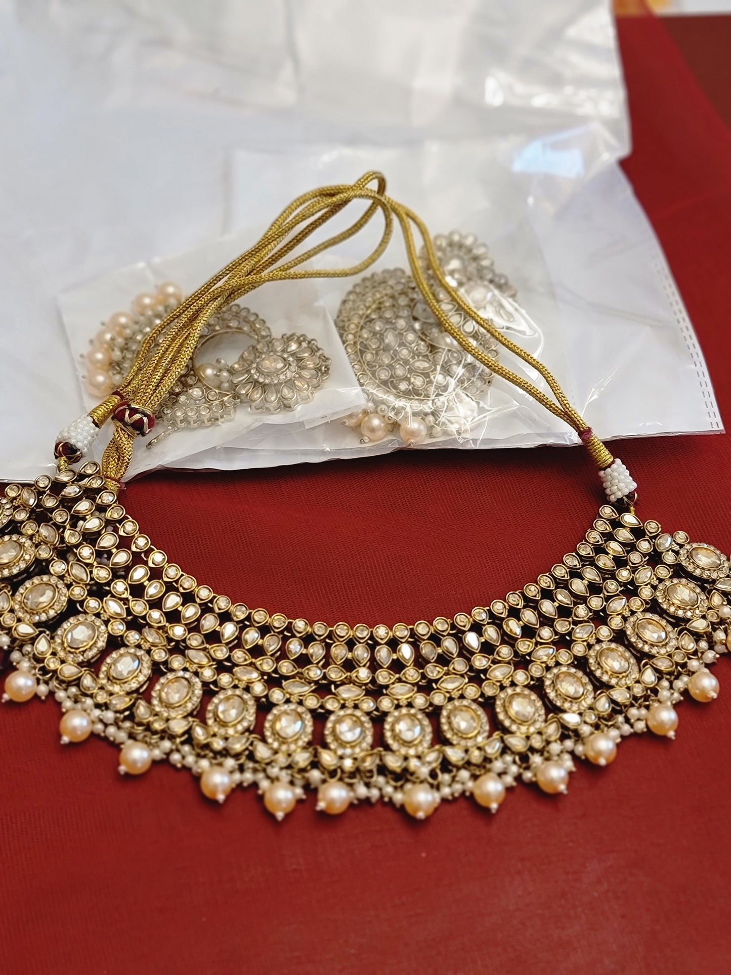 Sweetheart Choker Set