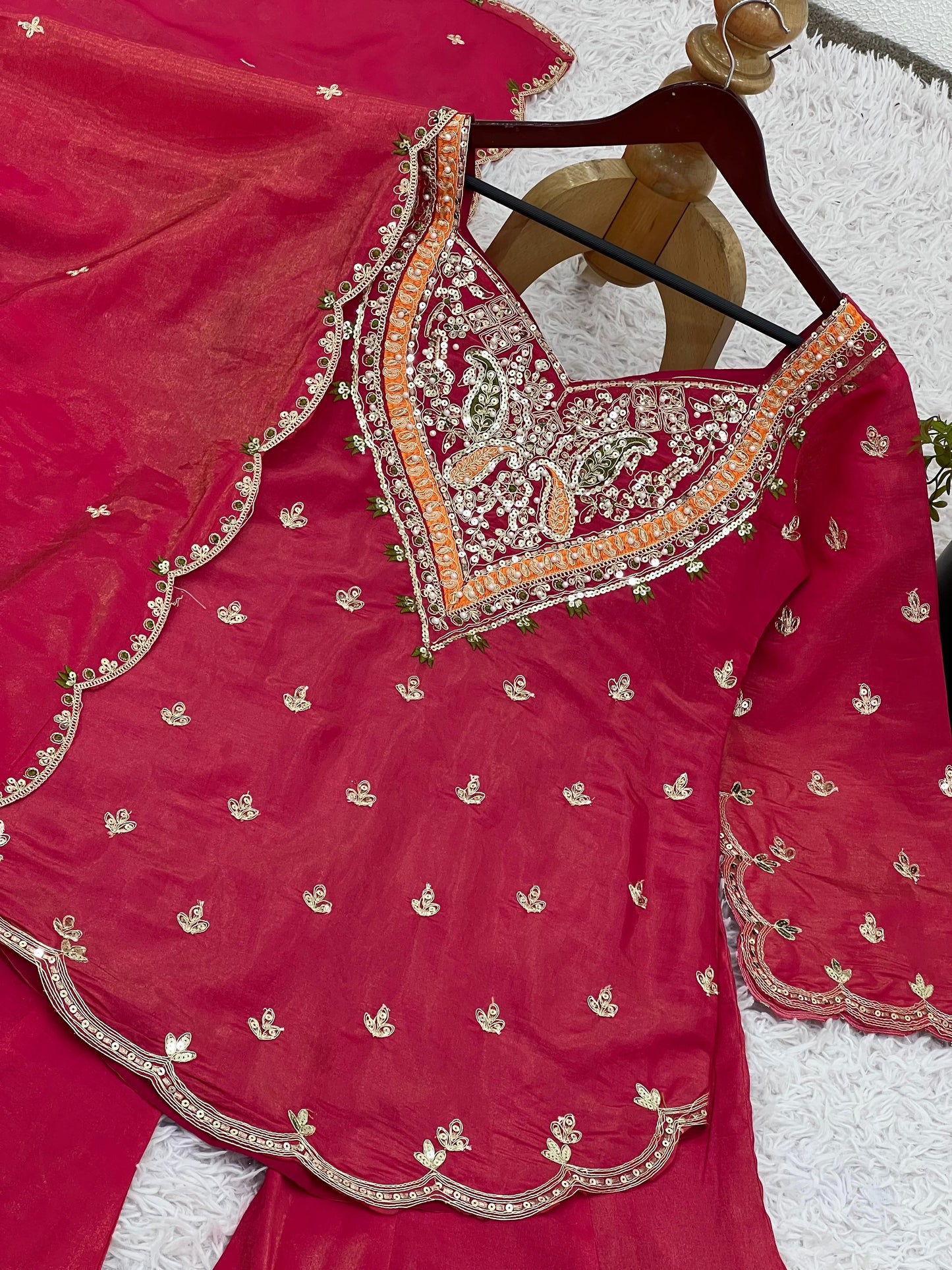 Elegant Simar Silk Set with Embroidery Work